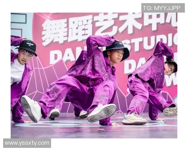 重庆街舞队的蜕变之旅：从街头表演到艺术舞台的成长记录