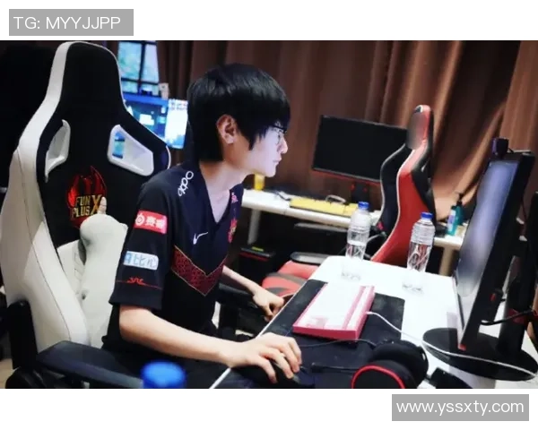 高校联赛分析：FPX团队协作展现出色配合与战术执行力